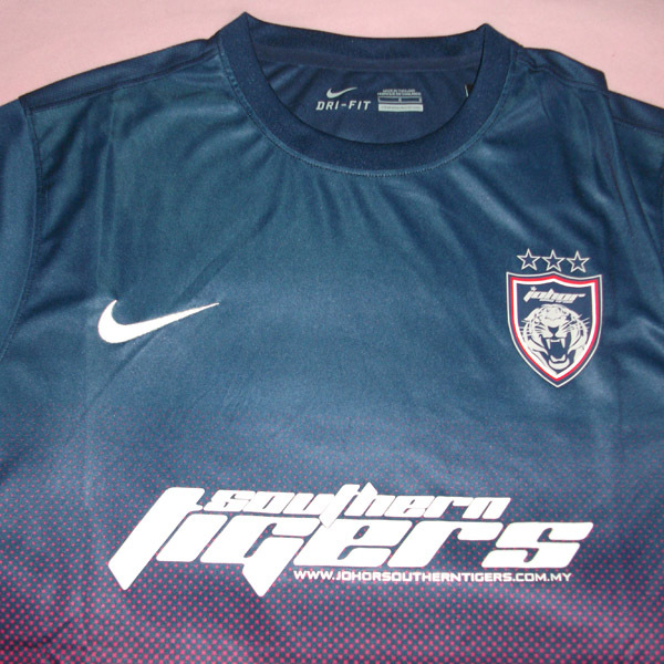 Johor Darul Takzim FC JERSEY 2014 HOME FOOTBALL KIT